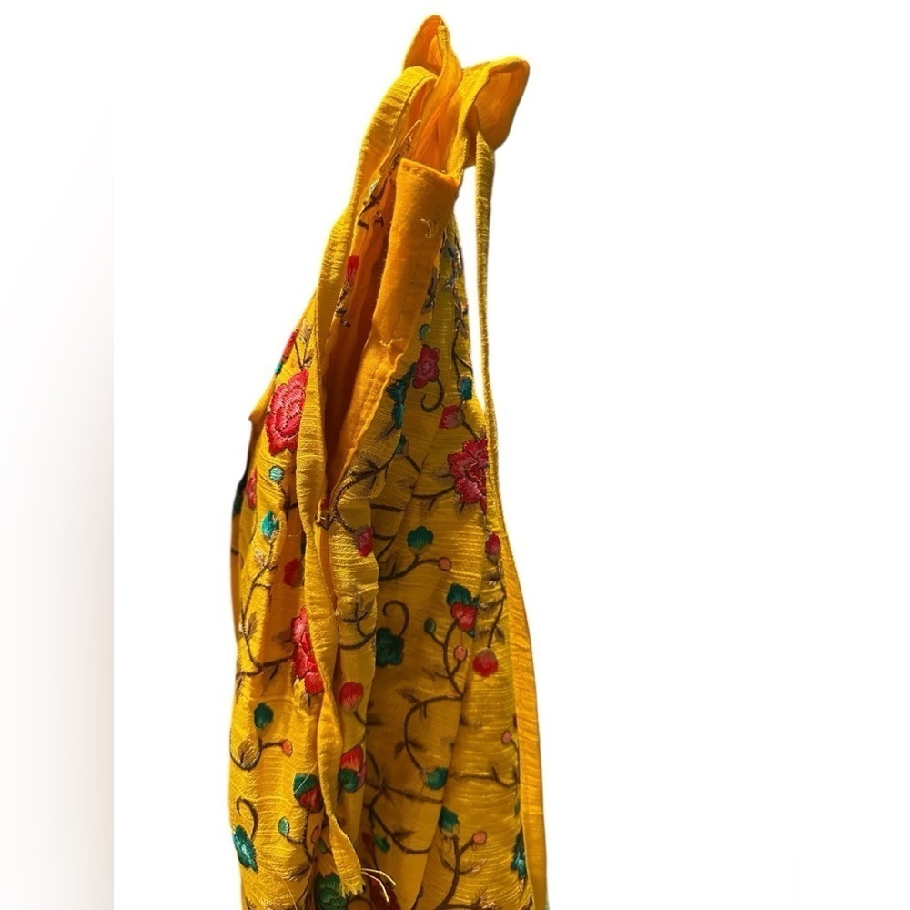 Embroidered Floral Yellow Skirt size 30 - Picture 7 of 9